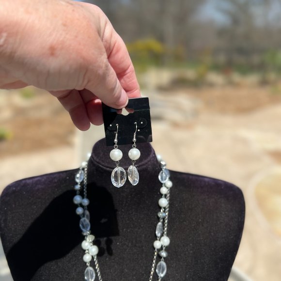 Long Pearl Necklace Sparkle Silver Tone Dressy Faux Crystal NWT - Picture 4 of 6